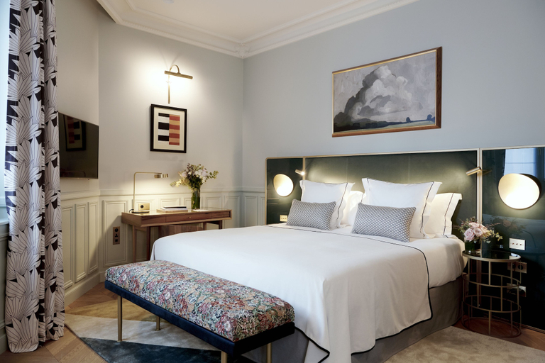 Bedroom 4, Grand Powers, Paris