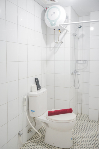 Bathroom 2, Elegant and Comfy 2BR Emerald Bintaro Apartment, Tangerang Selatan