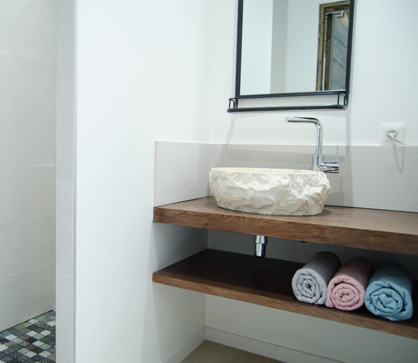 Bathroom 4, Gite de St Hilaire, Charente-Maritime