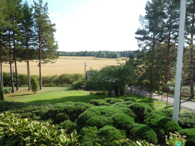 Others 2, Leena's B&B, Uusimaa