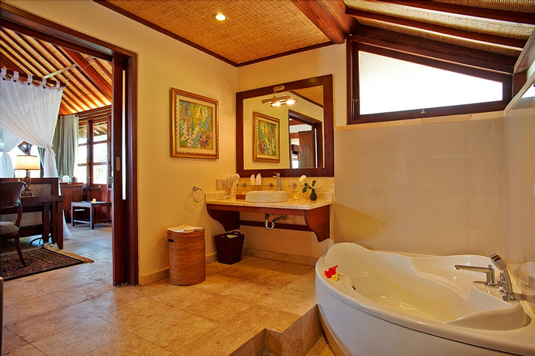 Bathroom 14