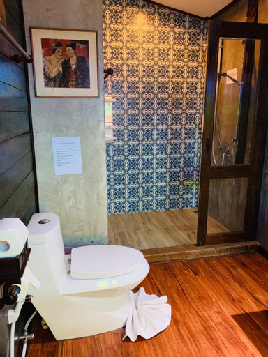 Bathroom 7