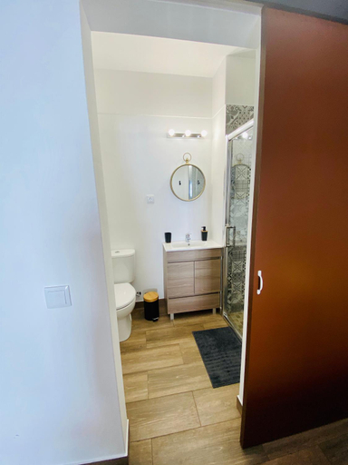 Bathroom 1, Stay on Top Old Town, Lagos