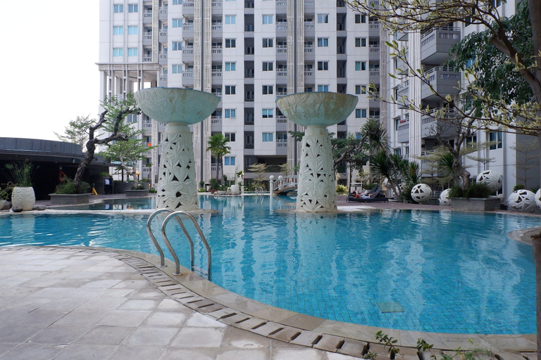 Sport & Beauty 5, Close to Pool Studio Apartment Sky Terrace at Daan Mogot Baru, West Jakarta