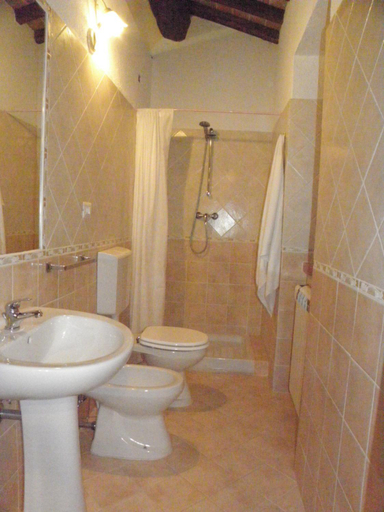 Bathroom 3, Aurora, Perugia