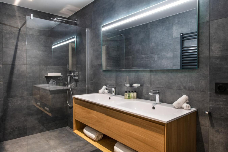 Others 4, Hotel Manali, Savoie