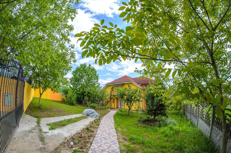 Others 5, Casa Liana, Oradea