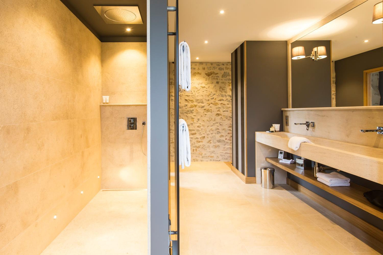 Bathroom 4, Domaine de Rymska & Spa - Relais & Châteaux, Saône-et-Loire