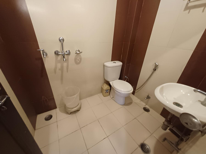 Bathroom 4, Hotel Raghav Palace, Jaipur