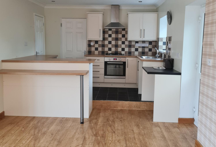 Others 4, Richlands Homestay, Bridgend