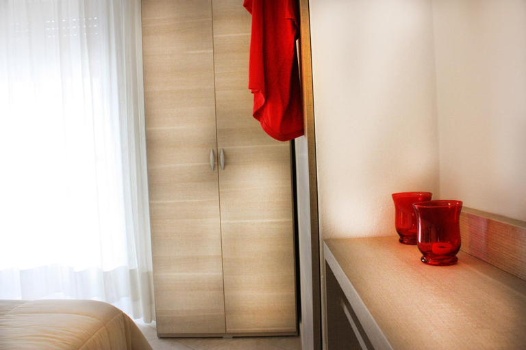 Others 3, Hotel Daniela, Rimini