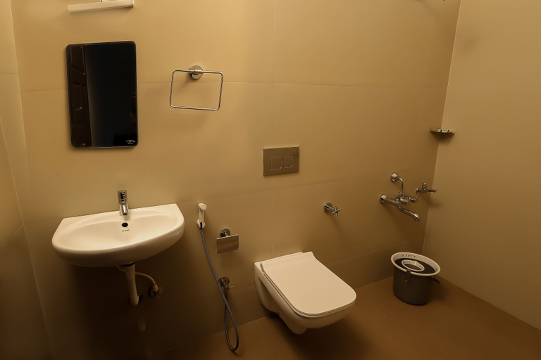 Bathroom 4, ILLIKKALAM Lakeside Cottages Kumarakom Kerala, Kottayam