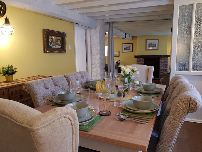 Cruck Cottage, North Yorkshire