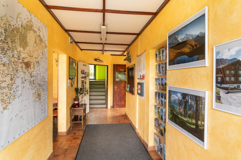 Public Area, Lake Lodge Hostel, Interlaken