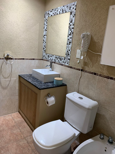 Bathroom 4, La Divina Pereza, San Rafael