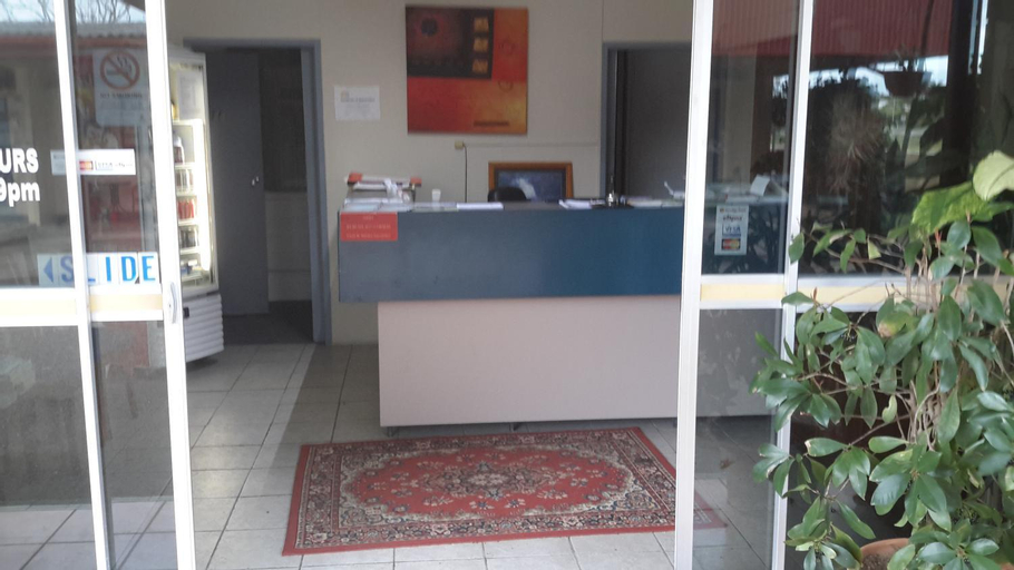 Public Area 2, Herbert Valley Motel, Hinchinbrook