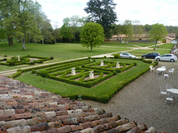 Others 5, LOGIS du Chateau du Bois Doucet, Vienne