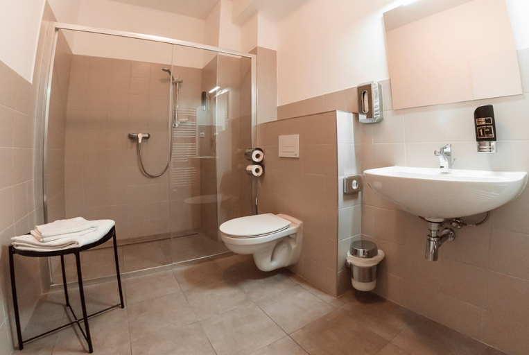 Bathroom 2, Hotel Arena, Košice II