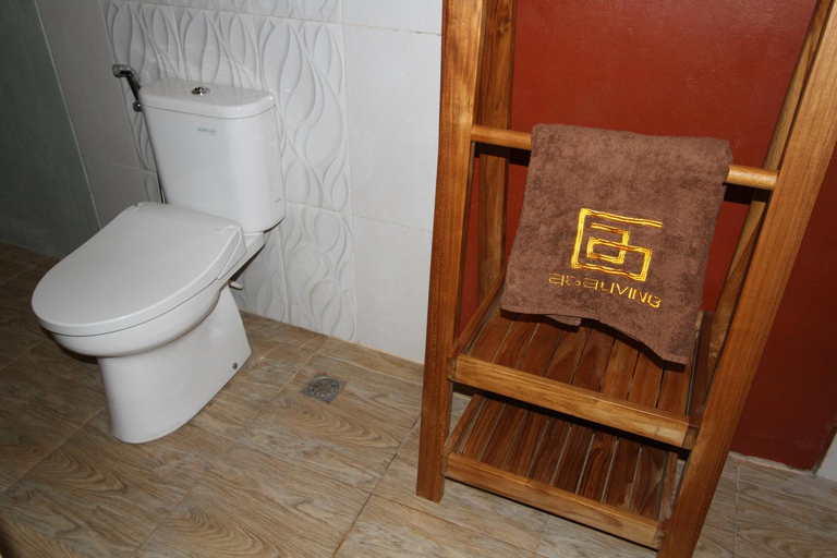 Bathroom 4, AgaLiving Medewi, Jembrana