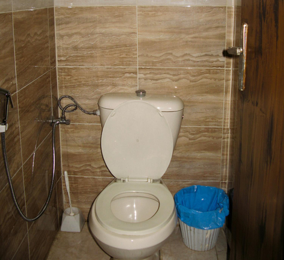 Bathroom 5, Cliff Hostel, Amman