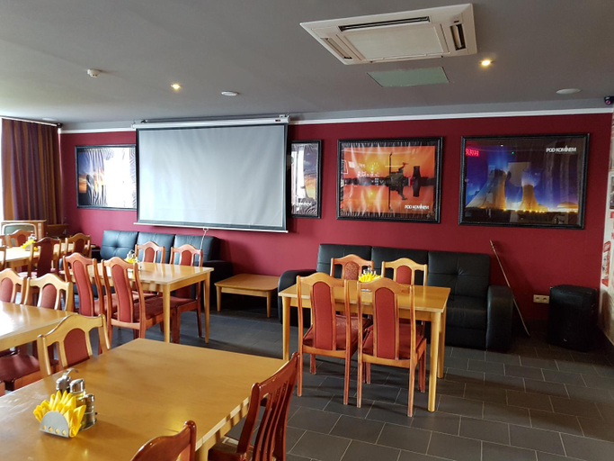 Food & Drinks, Pod Kominem Pokoje i Apartamenty, Opole