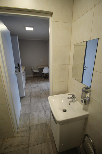 Bathroom 2, Pod Kominem Pokoje i Apartamenty, Opole