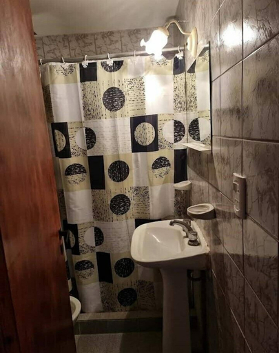 Bathroom, hospedaje residencial arenas, La Costa