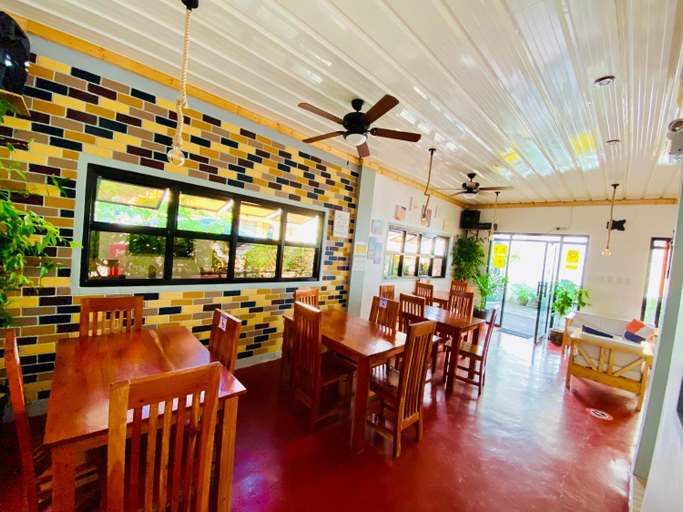Food & Drinks 5, Marion Roos Hotel, Puerto Galera