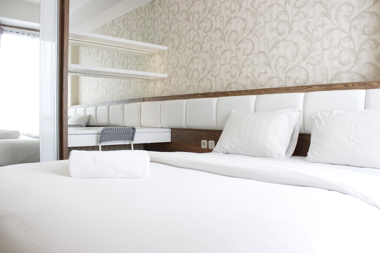 Bedroom 4, Deluxe & Cozy 2BR Apartment at Landmark Residence, Bandung