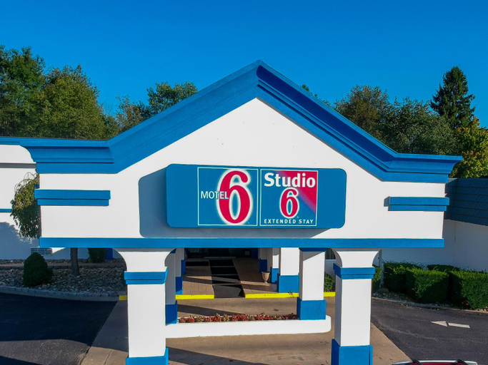 Exterior & Views 2, Motel 6 Clarion, PA, Clarion