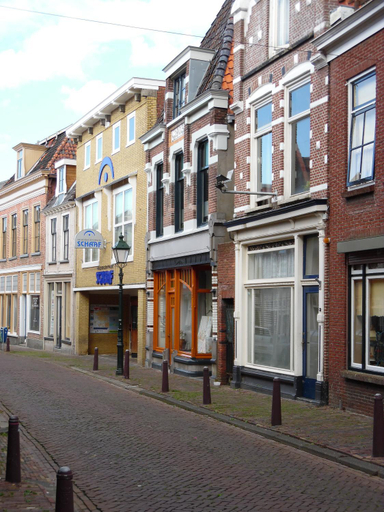 Others 4, Hus, Leeuwarden