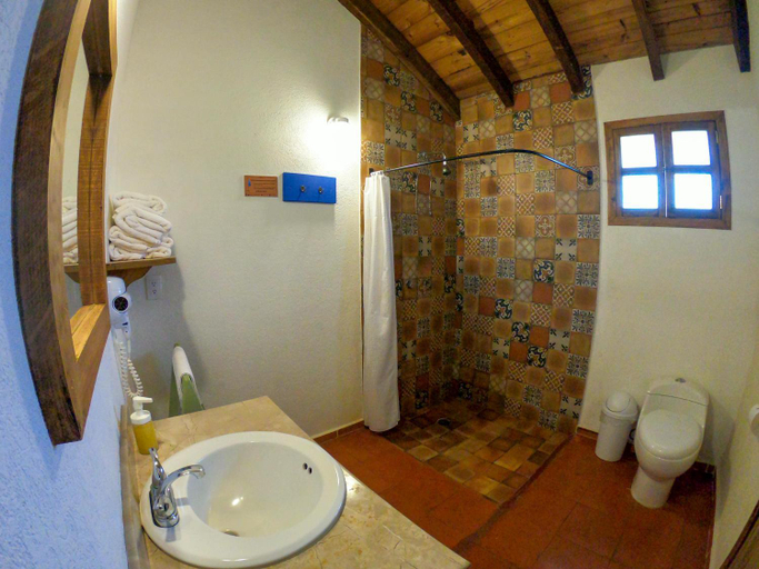 Bathroom 2, Hotel La Casona Real, Omitlán de Juárez