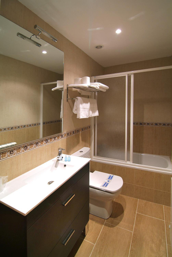 Bathroom 4, Apartahotel La Corrala, Zaragoza