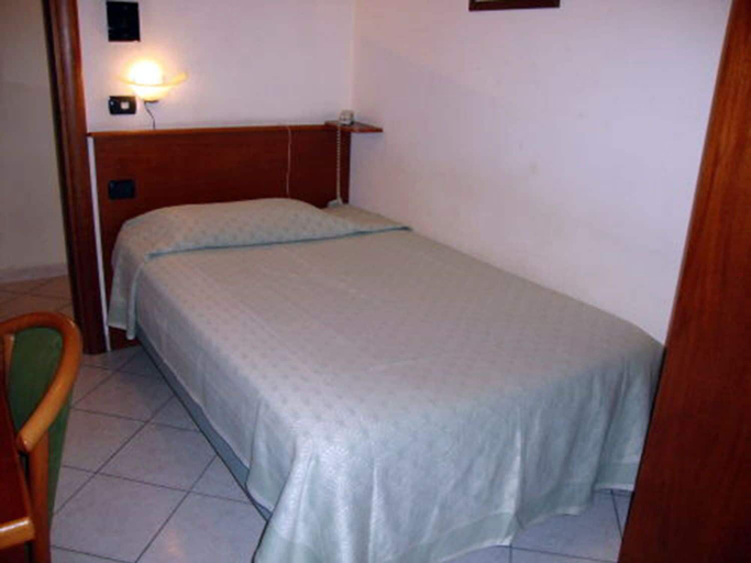 Bedroom 3, Hotel Eliseo Napoli, Napoli