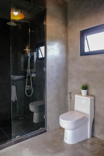 Bathroom 1, Goodhope Villa, K. Sam Roi Yot