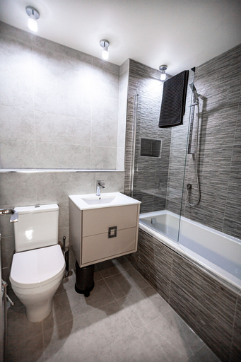 Bathroom 4, 8 The Hideaway, East Sussex