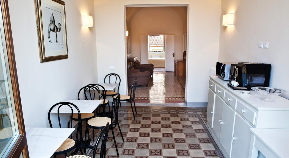 Food & Drinks, Il Dromedario, Florence