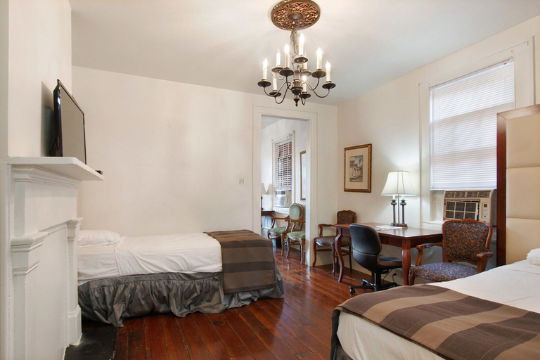 Bedroom 3, Historic Mardi Gras Inn, Orleans