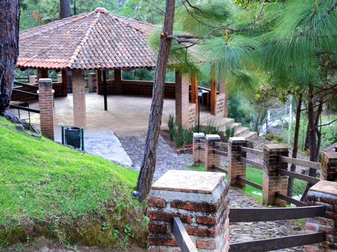Others 5, Bosque La Luna, Mazamitla