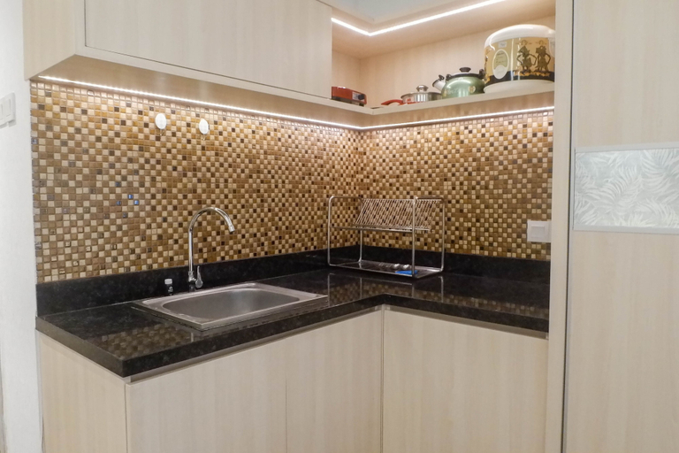 Others 5, Modern Look Studio at Apartemen Superm, Surabaya