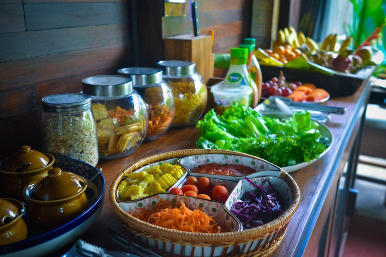 Food & Drinks 11
