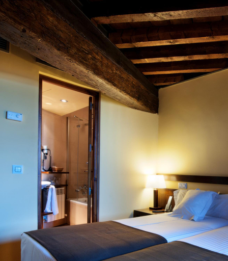 Bedroom 2, Abad Toledo, Toledo