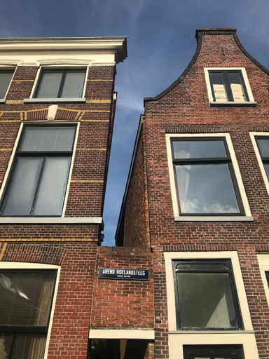 Others 2, De Pelgrimsplaats, Leiden