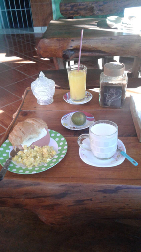 Food & Drinks 4, Casa de Huespedes "EL MOLINO" Oasis de Paz e Historia junto Antiguo Molino de agua a 10 min del Aero, Quito