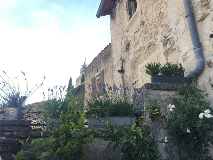 Others 2, La vie de chateau, Drôme