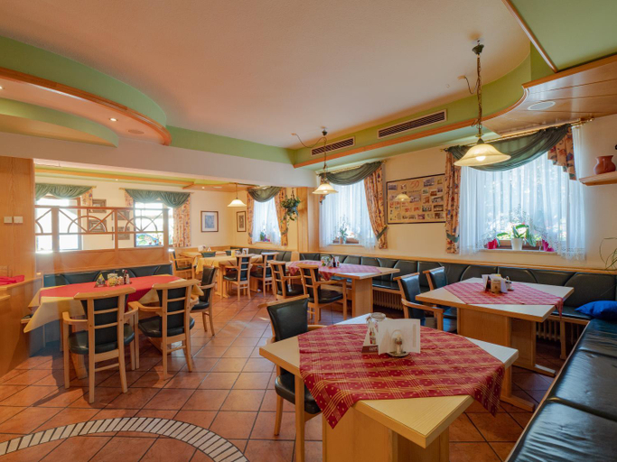 Food & Drinks, Dorf-Zimmer Mirth, Jennersdorf