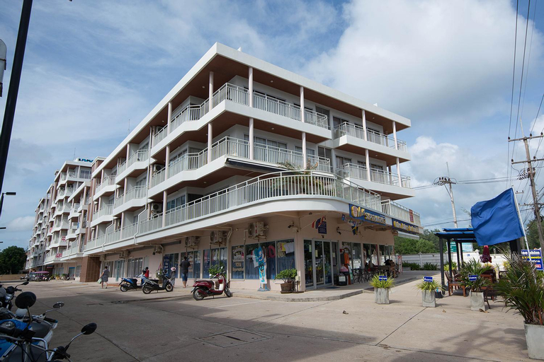 Exterior 14