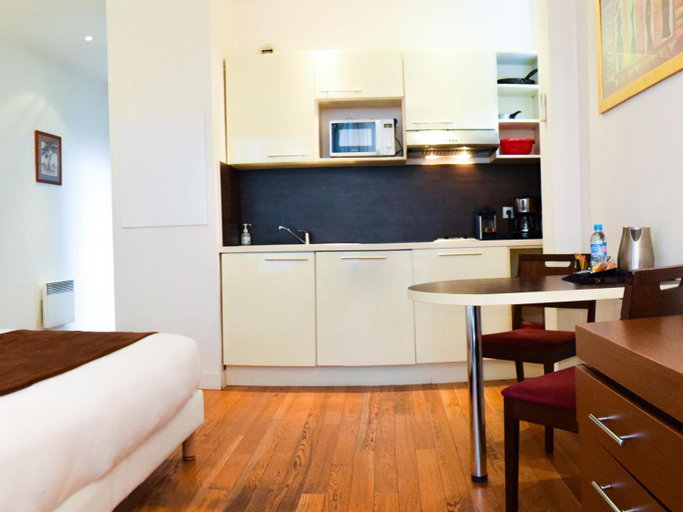 Others 4, Residhotel Imperial Rennequin, Paris