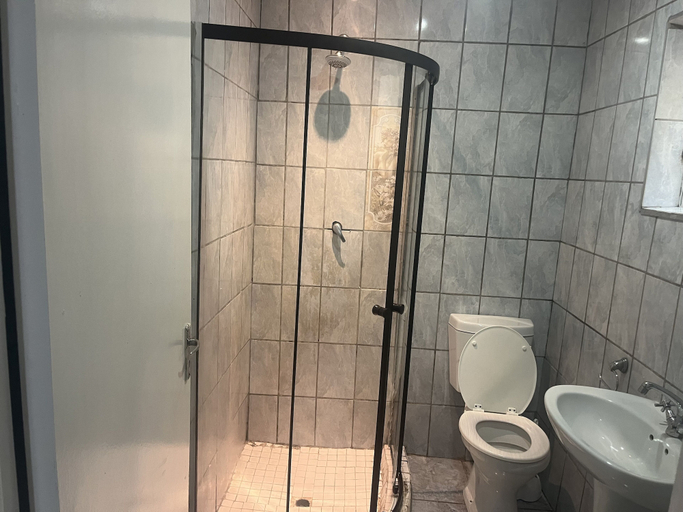 Bathroom 3, 4th Road accommodation, City of Johannesburg