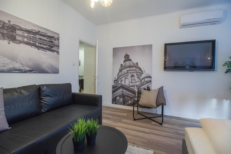 Others 3, Standard Apartment by Hi5 - Madach, Budapesti
